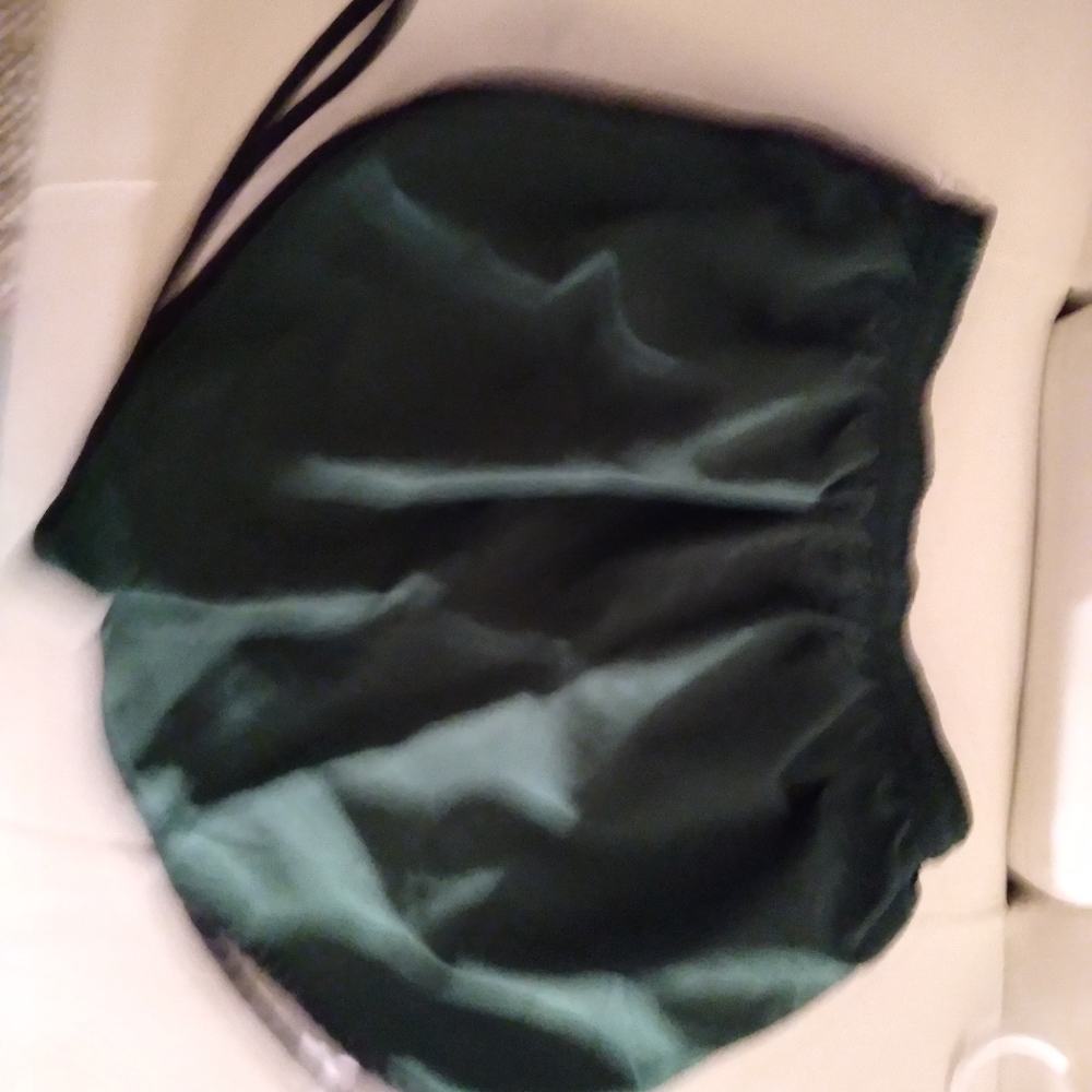 Shorts - Picture 3 of 3